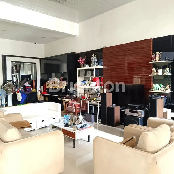 image RUMAH MEWAH HOOK DHARMAHUSADA INDAH UTARA DEKAT GALAXY MALL, UNAIR (5)