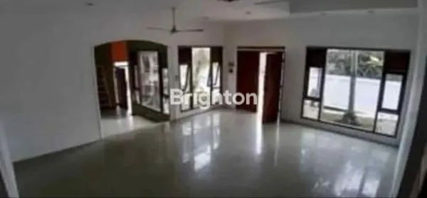 image RUMAH MEGAH ALA VILLA (5)