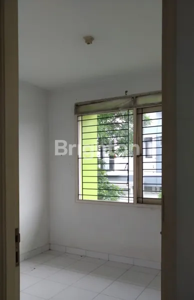 image RUMAH ASRI 2 LANTAI DI ISTANA REGENCY SUDIRMAN - BANDUNG (3)