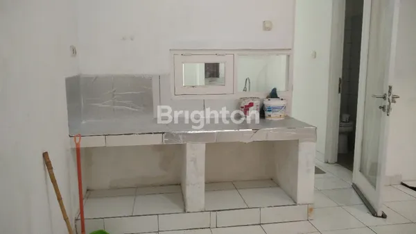 image RUMAH ASRI 2 LANTAI DI ISTANA REGENCY SUDIRMAN - BANDUNG (6)