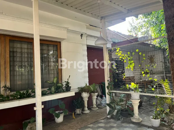 image RUMAH CANTIK BERGAYA CLASSIC DI JL. SURAPATI BANDUNG (5)