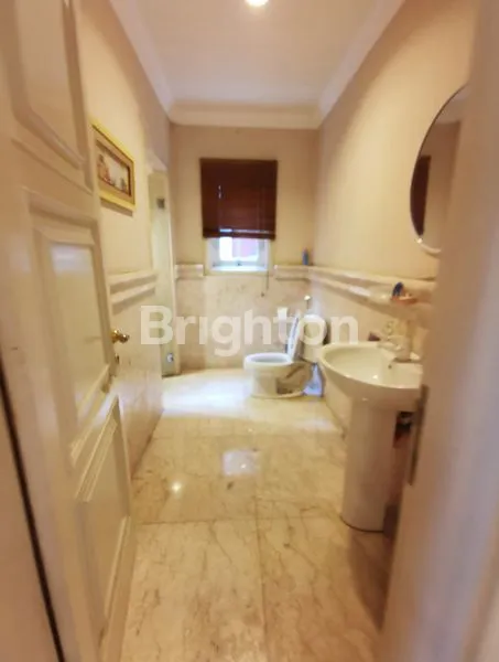 image RUMAH SIAP HUNI CLASSIC STYLE DARMO HILL (3)