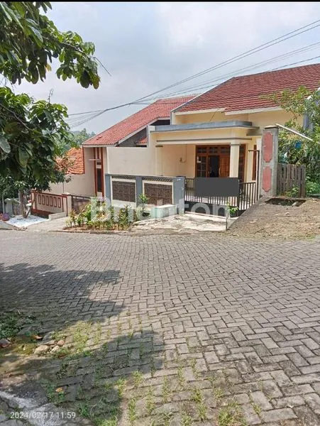 image JUAL RUMAH SIAP HUNI DI PERUMAHAN BERINGIN (1)