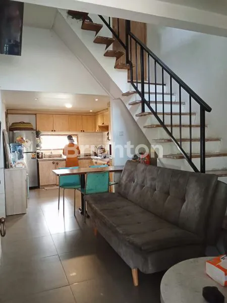 image RUMAH 2 LANTAI RAPI DAN CANTIK LINGKUNGANNYA NYAMAN DAN ASRI. (4)