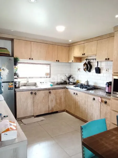 image RUMAH 2 LANTAI RAPI DAN CANTIK LINGKUNGANNYA NYAMAN DAN ASRI. (5)