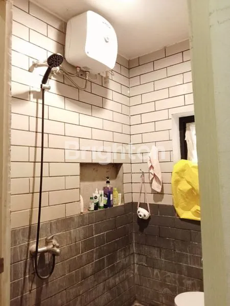 image RUMAH 2 LANTAI RAPI DAN CANTIK LINGKUNGANNYA NYAMAN DAN ASRI. (7)