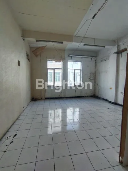 image RUKO 3 LANTAI MEGA GALAXY SURABAYA TIMUR COCOK UNTUK USAHA (4)