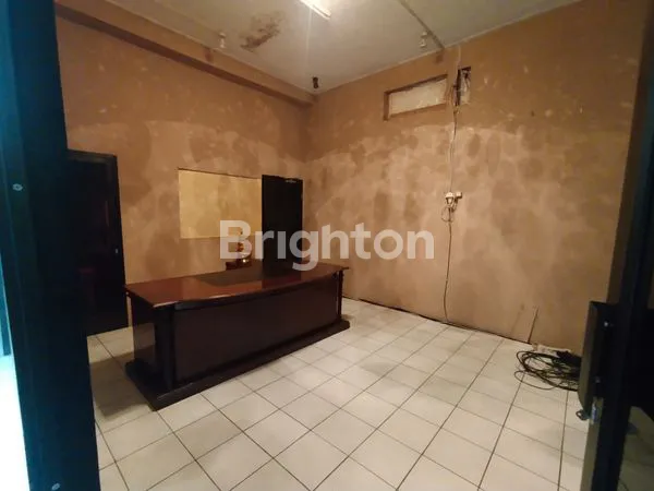 image RUKO 3 LANTAI MEGA GALAXY SURABAYA TIMUR COCOK UNTUK USAHA (5)