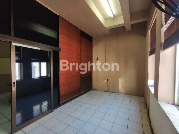 image RUKO 3 LANTAI MEGA GALAXY SURABAYA TIMUR COCOK UNTUK USAHA (7)