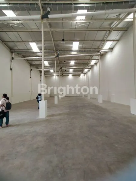 image GUDANG DASCOLAND MANYAR GRESIK DEKAT JIIPE, TOL DAN SURABAYA (4)