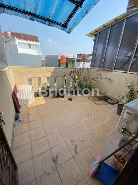 image RUMAH JELAMBAR 3LANTAI GROGOL JAKARTA BARAT  (8)