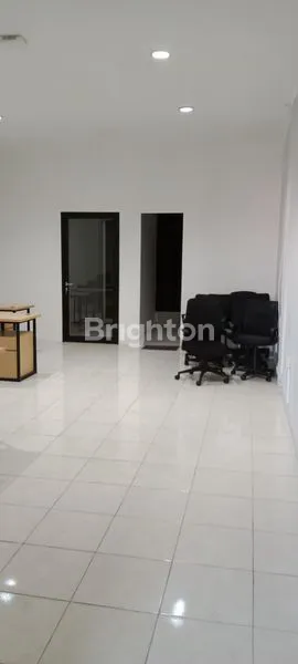 image \U203C\UFE0FRUKO  3  LANTAI  SIAP  PAKAI\U203C\UFE0FCOCOK  USAHA  VAPE STORE  BANK  KANTORAN  STRATEGIS  TENGAH  KOTA  PINGGIR  JALAN  RAYA  SEMARANG  TENGAH (7)