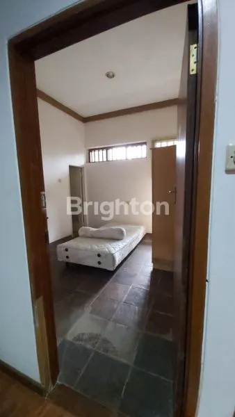 image RUMAH KOST DEKAT DENGAN UNIVERSITAS  PARAHYANGAN DAN ITB. TIDAK JAUH DARI PUSAT KULINER DAN WISATA DAERAH DAGO DAN CIHAMPELAS. (2)