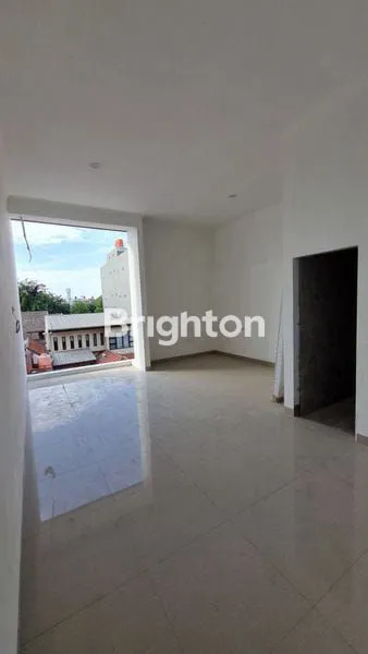 image RUMAH BARU SIAP HUNI 3,5LANTAI KAVPOLRI JELAMBAR LOKASI PREMIUM JARANG ADA (5)