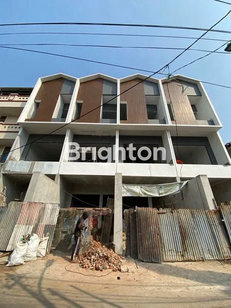 image RUMAH BARU JELAMBAR LOKASI STRATEGIS GROGOL JAKARTA BARAT (2)