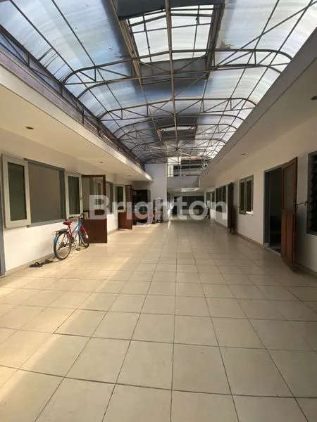 image RUMAH PANDEGILING LOKASI STRATEGIS PUSAT KOTA SURABAYA (5)