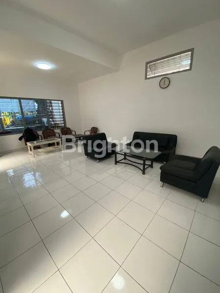 image RUMAH PANDEGILING LOKASI STRATEGIS PUSAT KOTA SURABAYA (8)