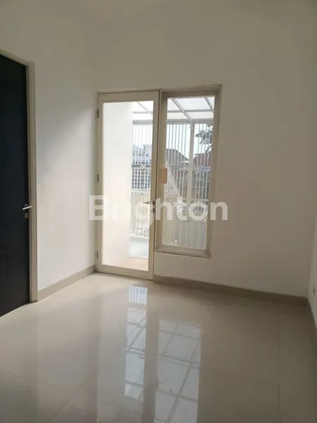 image DI JUAL RUMAH SIMPANG DARMO REGENCY (2)