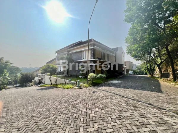 image DIJUAL RUMAH MEWAH ELIT VIU BAGUS (2)