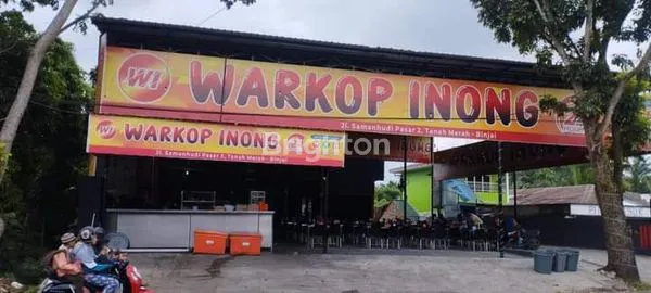 DIJUAL BANGUNAN RUMAH DAN LAHAN USAHA YANG SEDANG BERJALAN. PEMBELI TINGGAL MENERUSKAN USAHA.