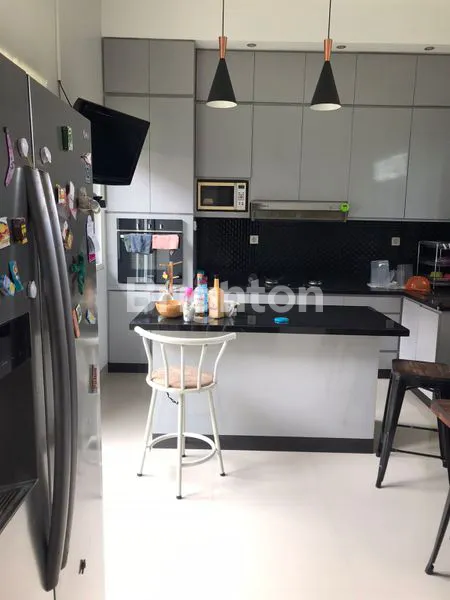 image RUMAH BESAR DAN CANTIK  SUDAH FULL RENOVASI DI PERUMAHAN WIKA (5)