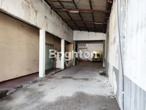 image TOKO DAN GUDANG 662 M2 TENGAH KOTA (2)