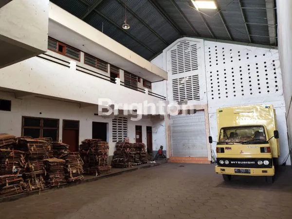 image TOKO DAN GUDANG 662 M2 TENGAH KOTA (5)