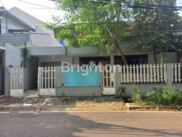 RUMAH BESAR SIAP HUNI 2 LANTAI CIPINANG ELOK JAKARTA TIMUR