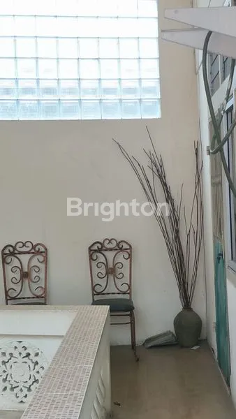 image RUMAH HOKKI 3,5 LANTAI MODEL NGANTONG DI ANGKE JAYA 13 JAKARTA BARAT (4)
