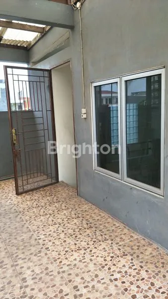 image RUMAH HOKKI 3,5 LANTAI MODEL NGANTONG DI ANGKE JAYA 13 JAKARTA BARAT (5)