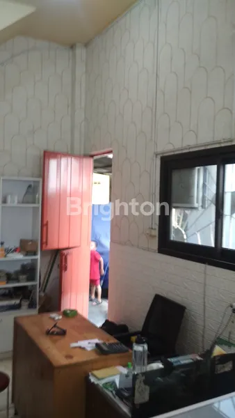 image RUMAH SUPER STRATEGIS COCOK UNTUK PENGINAPAN DAN RAGAM USAHA, HANYA 5 MENIT KE ALUN ALUN KOTA BATU  (5)