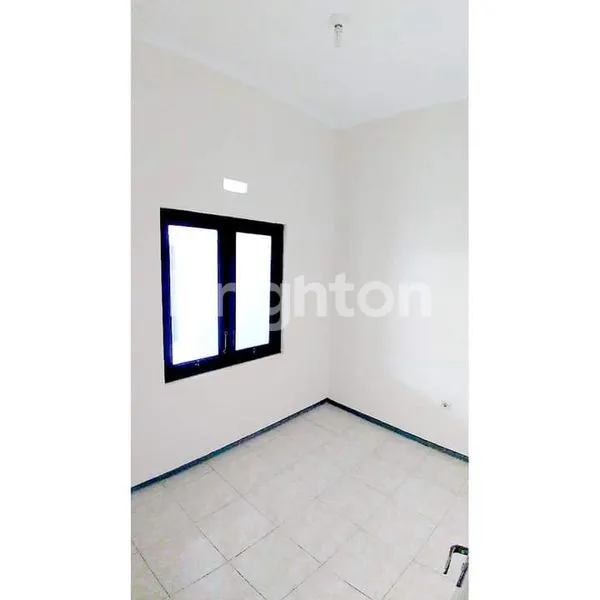 image RUMAH MURAH SIAP HUNI DENGAN ROW JALAN 2 MOBIL. (7)