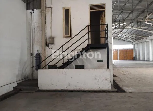 image GEDUNG EKS SHOWROOM DI JALAN SULTAN AGUNG,BEKASI BARAT,JAWA BARAT (3)