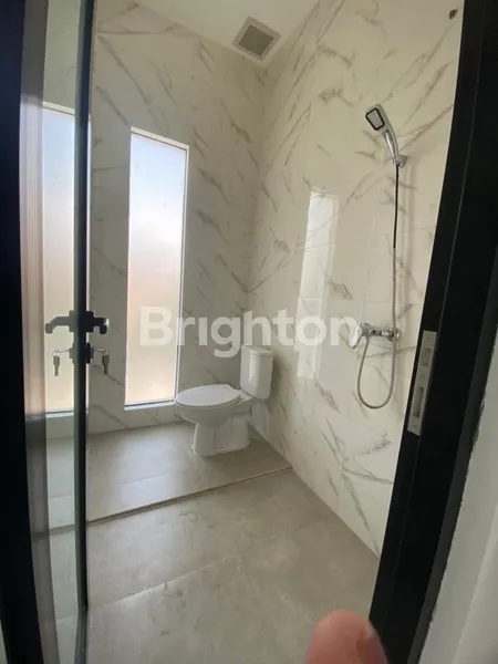 image RUMAH RUNGKUT ASRI NEW MINIMALIS ROW LEBAR (6)