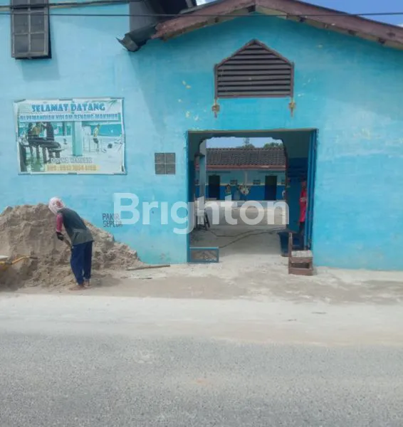 GEDUNG SEKOLAH  BEKAS  TK DI  TEMBUNG