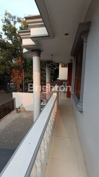 image RUMAH 3 LANTAI + BASEMENT CANTIK, KOKOH ELIT DAN STRATEGIS DI KEBAYORAN BARU (7)