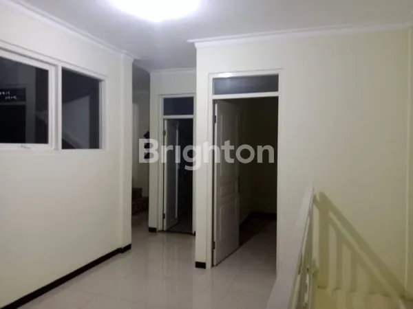 image RUMAH BP KULON GRESIK KOTA  (8)