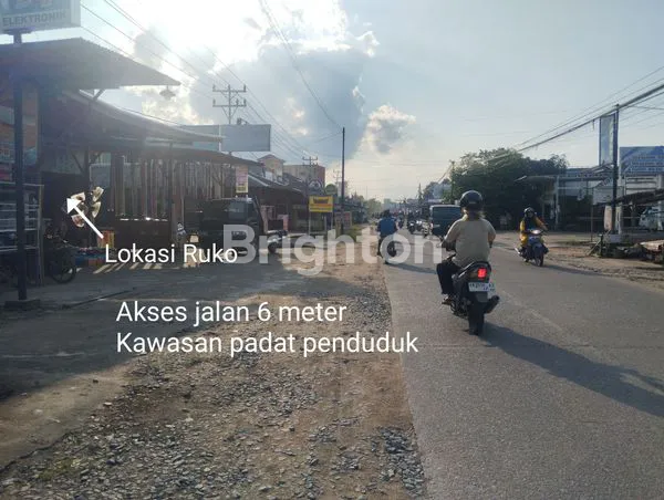 image RUKO 3 UNIT GANDENG LOKASI STRATEGIS COCOK UNTUK USAHA SUPERMARKET, SHOWROOM, KLINIK DI DESA KAPUR KUBU RAYA (3)