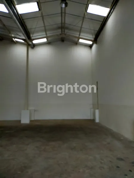 image GUDANG SIAP PAKAI, ROW JALAN 26 METER, LOKASI PREMIUM DI JALAN RAYA PANTURA, DEKAT PELABUHAN INTERNASIONAL GRESIK & GERBANG TOL MANYAR GRESIK (1)