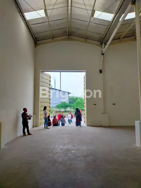 image GUDANG SIAP PAKAI, ROW JALAN 26 METER, LOKASI PREMIUM DI JALAN RAYA PANTURA, DEKAT PELABUHAN INTERNASIONAL GRESIK & GERBANG TOL MANYAR GRESIK (2)