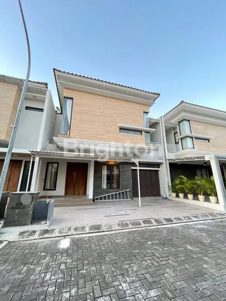 image RUMAH BAGUS 2 LANTAI CLUSTER ELIT SINGOPURAN KARTASURA (1)