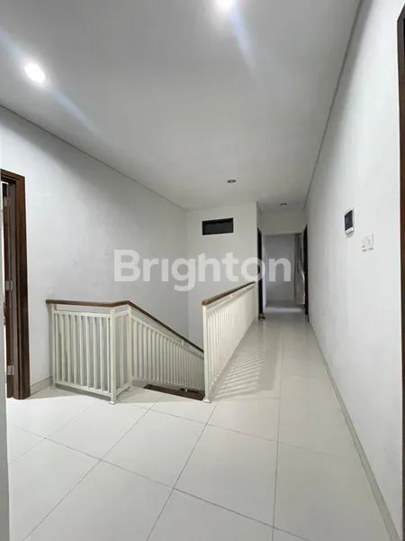 image RUMAH BAGUS 2 LANTAI CLUSTER ELIT SINGOPURAN KARTASURA (2)