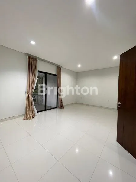 image RUMAH BAGUS 2 LANTAI CLUSTER ELIT SINGOPURAN KARTASURA (7)