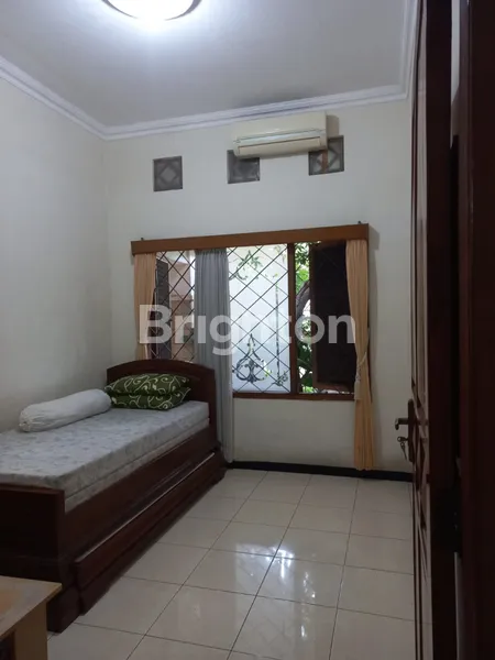 image RUMAH 2 LANTAI RUNGKUT SURABAYA - RUMAH SIAP HUNI DEKAT MERR DEKAT SEKOLAHAN JUGA KAMPUS UPN (5)
