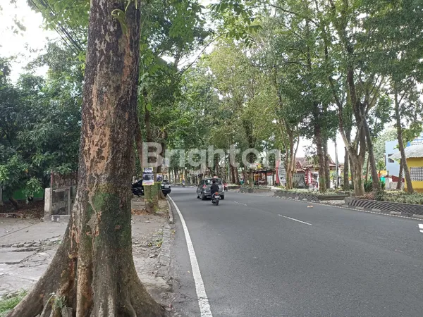 image TANAH STRATEGIS 4 MENIT KE SCH, PINGGIR JALAN RAYA KRT PRINGGODININGRAT: INVESTASI PROPERTI TERBAIK ANDA (4)