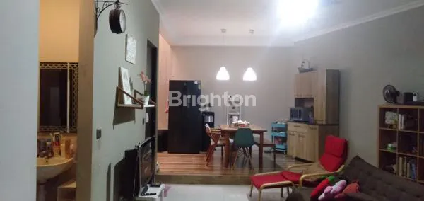 image DIJUAL RUMAH CUANTIK 2 LANTAI JAKASETIA (4)