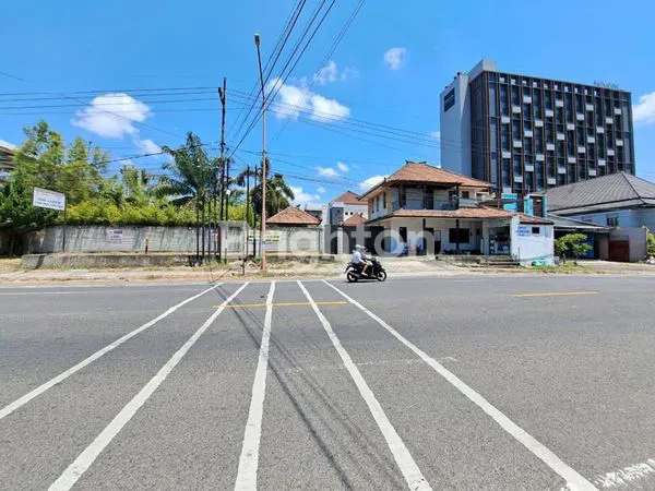 TANAH BONUS 2RUMAH PRIBADI DAN HOMESTAY LOKASI PREMIUM