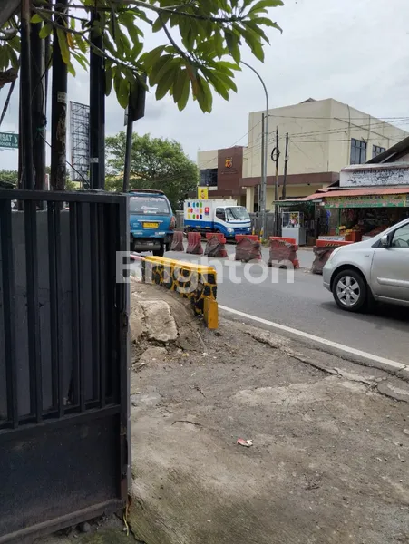 image RUMAH TUA PINGGIR JALAN RAYA JAKARTA-BOGOR (4)