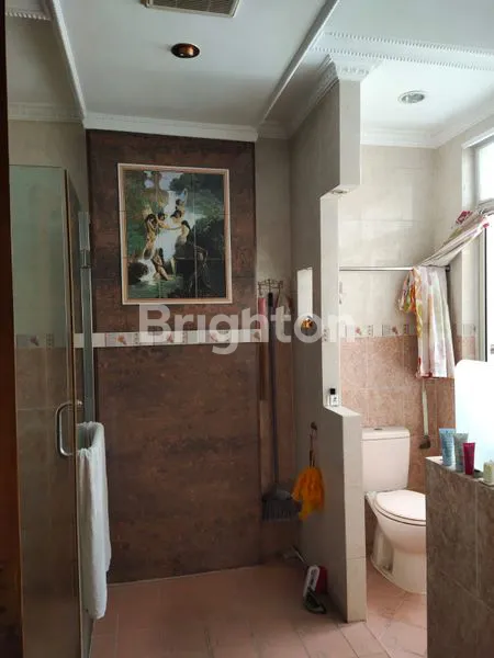 image RUMAH MEWAH TERAWAT BAGUS DI MARGOREJO INDAH* (5)