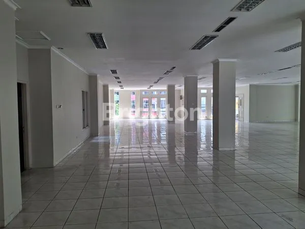 image GEDUNG UNTUK KANTOR DI TANAH ABANG 500M2 LANTAI 2 DAN LANTAI 3, BEBAS GANJIL GENAP 5 MENIT KE MRT BUNDARAN HI (8)